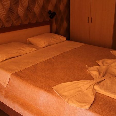 Saturn Hotel Кушадаси Екстер'єр фото