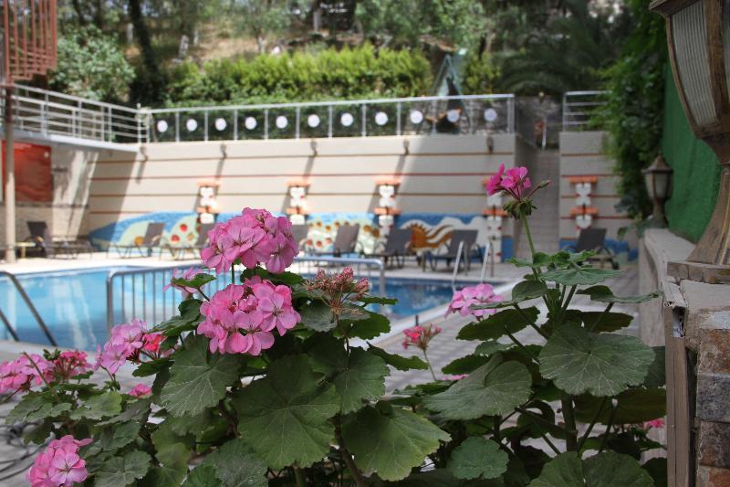 Saturn Hotel Кушадаси Екстер'єр фото